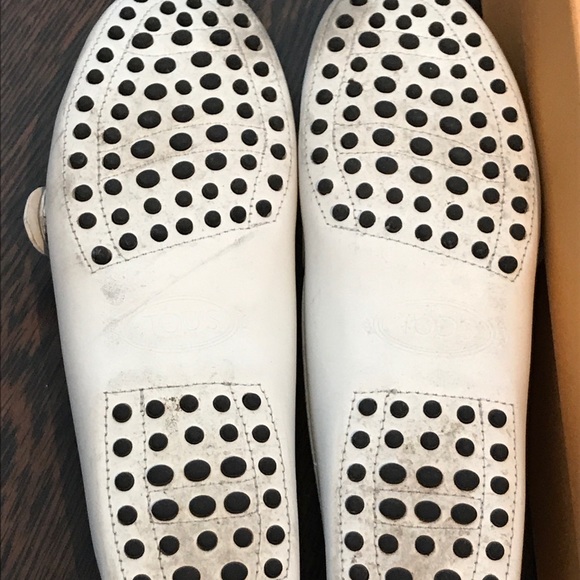 Tod’s Studded Italian White Leather Mocassins - Picture 4 of 8